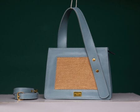Latoucheafricaine 310816 blueedit